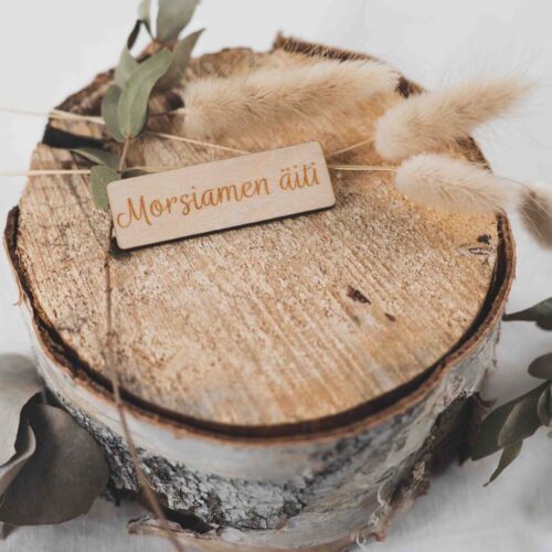 Morsiamen äiti paikkakyltti.